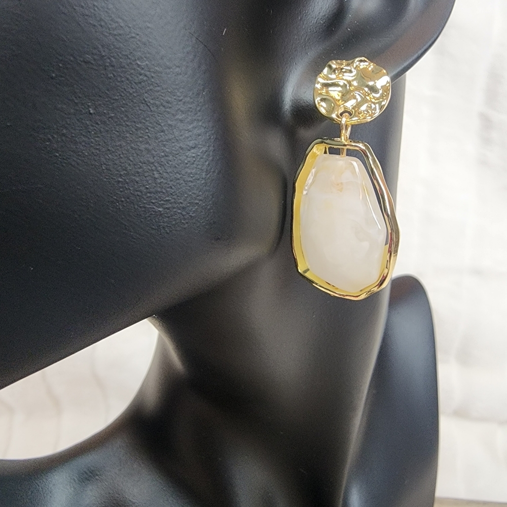 NWOT Fashion Stone Earrings